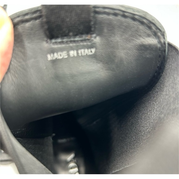 Prada monolith brushed leather
Chelsea boots size 9, made in Italy - Picture 7 of 9